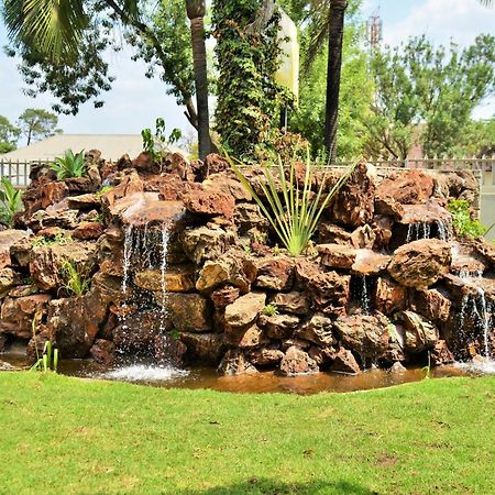 Cresta Oasis Hotel Harare Luaran gambar